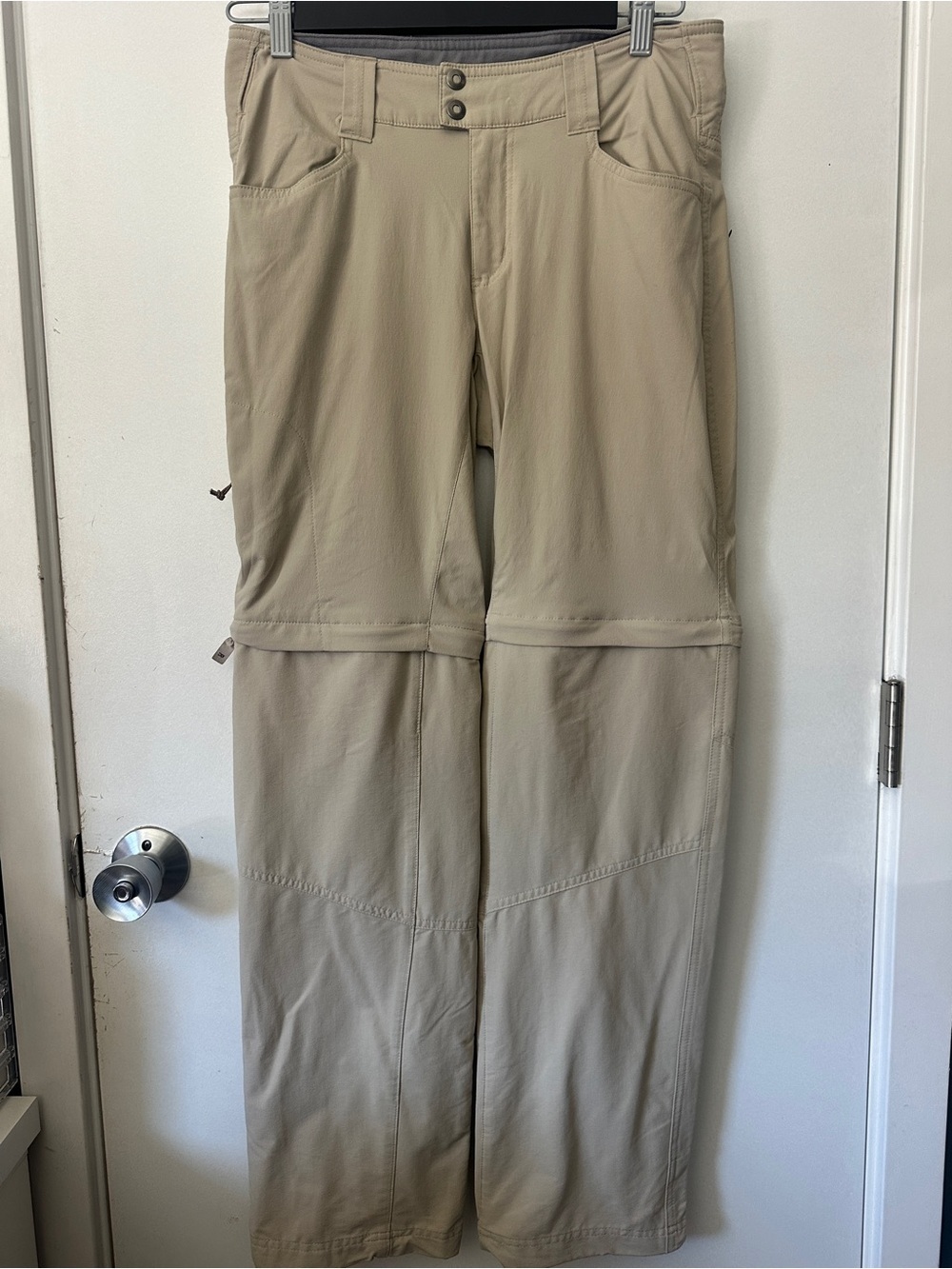 Columbia Womens Size 8 Khaki Convertible Hiking Pants Zip Off Cargo Outdoor Pant - Picture 2 of 12